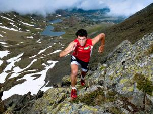 Thể thao - Chinh phục núi cao 6962m, VĐV phá kỷ lục thế giới