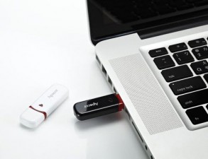 Công nghệ thông tin - Apacer giới thiệu USB tích hợp phần mềm nén dữ liệu