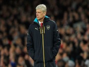 Tin bên lề bóng đá - Wenger mắng học trò dữ dội chưa từng có trên sân tập