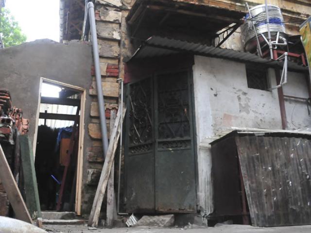 Tin tức trong ngày - Cận cảnh những biệt thự cổ... "chờ sập" ở Thủ đô