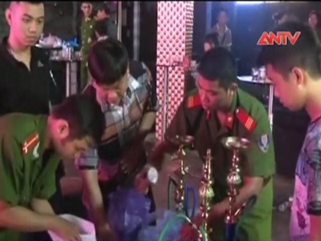 Tệ nạn xã hội - Đột kích quán bar, bắt 80 dân chơi đang “thác loạn”