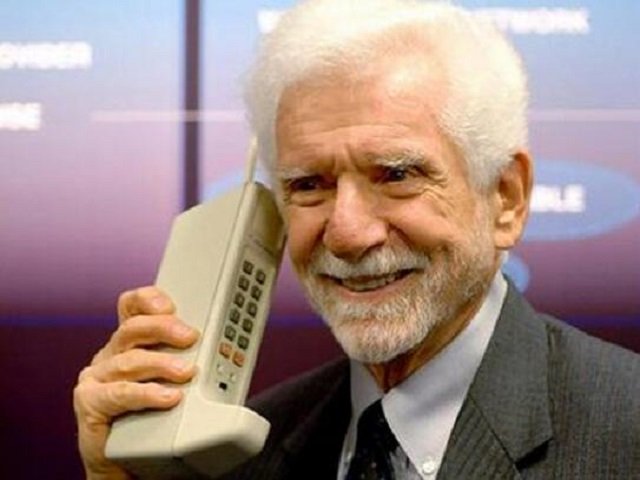 Dế sắp ra lò - “Cha đẻ của điện thoại di động” chê iPhone 6S "vô vị, nhàm chán"