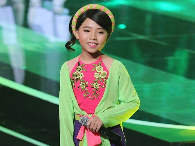 Ca nhạc - MTV - Cậu bé nghèo The Voice Kids gây "sốc" khi giả gái