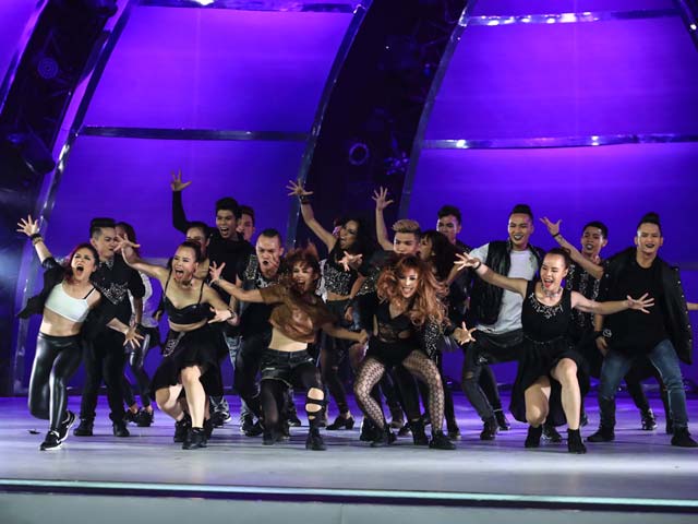 Sao ngoại-sao nội - Top 20 "Thử thách cùng bước nhảy" chào sân ấn tượng