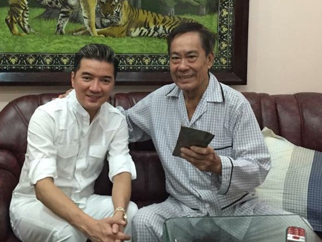 Mr. Đàm trao 100 triệu cho nhạc sỹ Tô Thanh Tùng