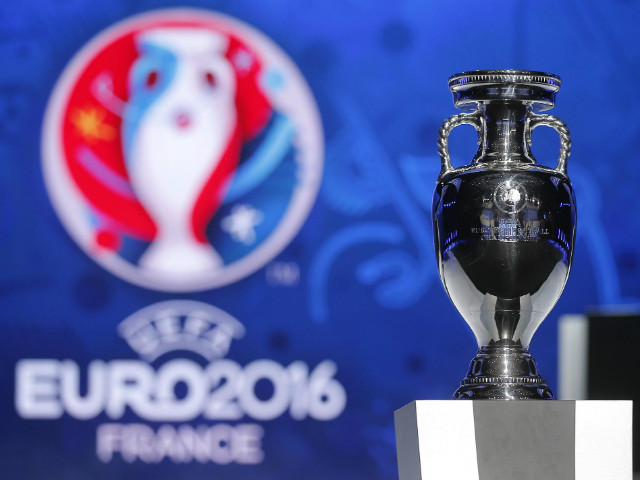 Bóng đá - 2 lượt cuối vòng loại Euro 2016: “Cửa tử” chờ Hà Lan