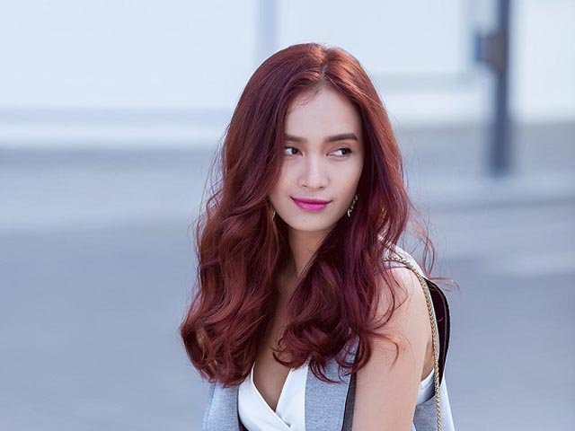 Ca nhạc - MTV - Ái Phương gây sốt với bản hit “Tôi thấy hoa vàng trên cỏ xanh”