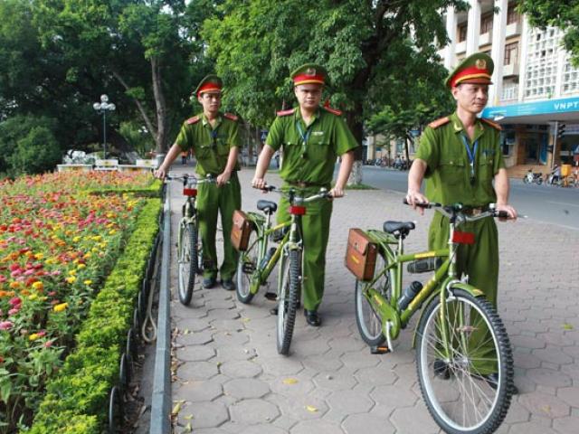 Tin tức trong ngày - HN: Cấp thêm 40 xe đạp đặc chủng cho CA tuần tra phố cổ