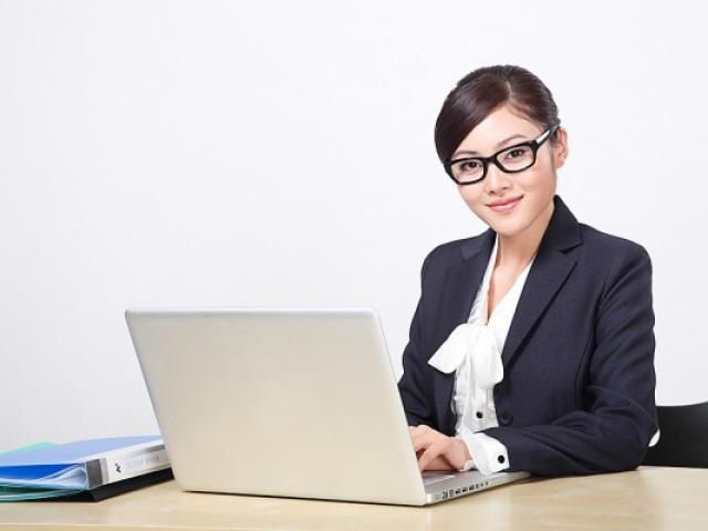 Bạn trẻ - Cuộc sống - Clip: Cách ngồi đúng tư thế khi sử dụng máy tính