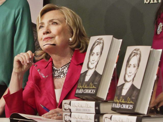 Thế giới - Ứng viên TT Mỹ Hillary Clinton tặng hồi ký cho các đối thủ