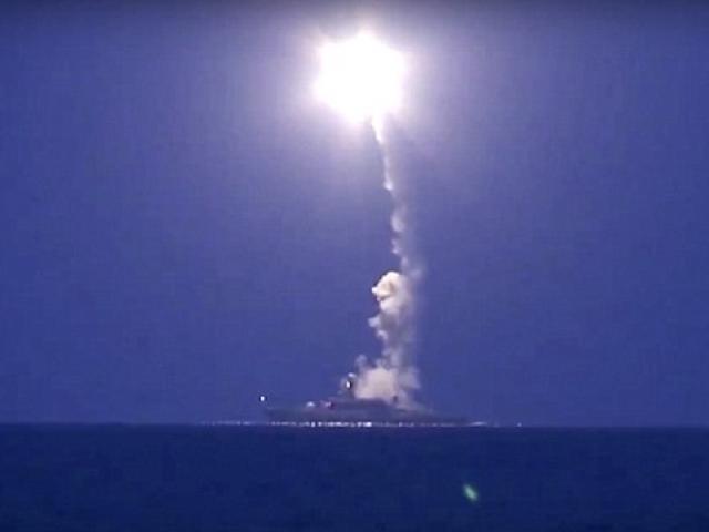 Tin tức trong ngày - Máy bay Mỹ chuyển hướng để tránh chiến đấu cơ Nga