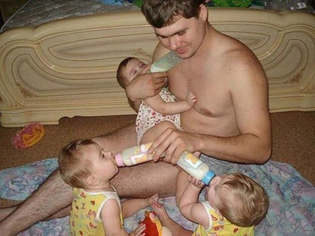 Cười 24h - "Bó tay" với các ông bố... khi mẹ vắng nhà