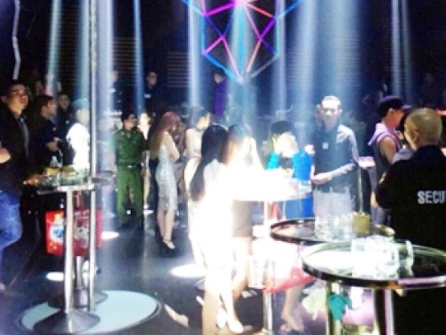 Pháp luật - TPHCM: Đột kích quán bar, dân chơi tẩu tán ma túy bỏ chạy