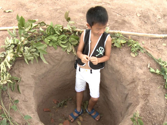 Phim - Sao nhí "Bố ơi mình đi đâu thế" bị ép "tự kỷ"