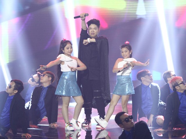 Sao ngoại-sao nội - Đức Phúc nhảy múa tưng bừng cùng thí sinh The Voice Kids