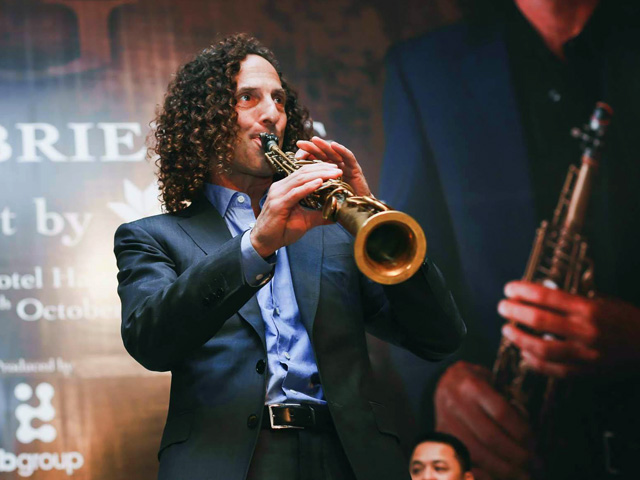 Ca nhạc - MTV - Clip Kenny G ngẫu hứng saxophone trước đêm diễn tại HN