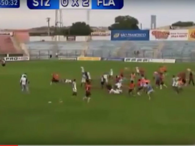 Bóng đá - Hỗn chiến: 11 cầu thủ phải nhận thẻ đỏ