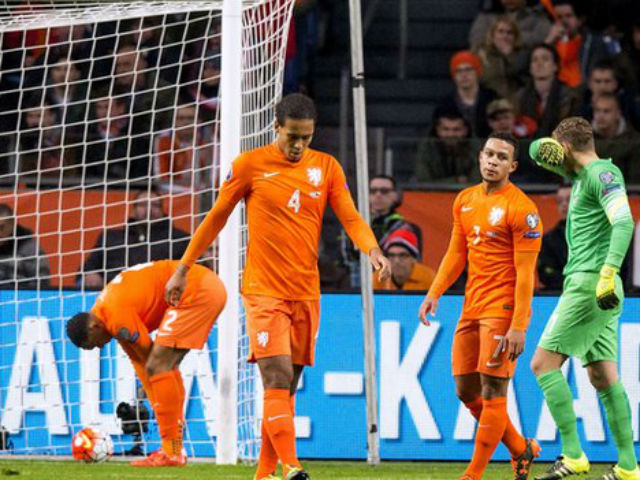 Bóng đá - Vòng loại Euro 2016: "Cơn lốc da cam" chỉ còn dĩ vãng