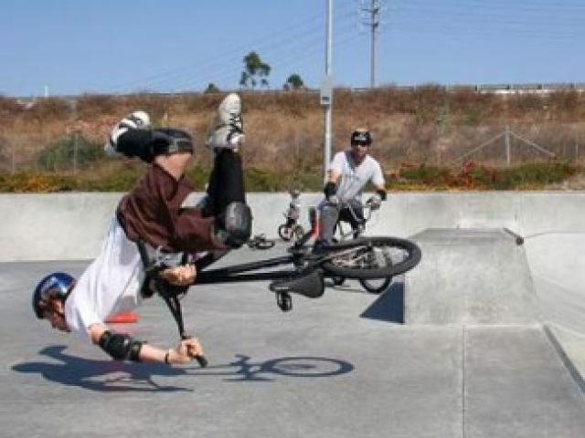 Thể thao - Cười chảy nước mắt với những pha biểu diễn lỗi