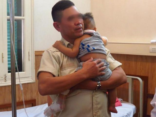 Tin tức Việt Nam - Bé trai 10 tháng văng khỏi xe máy, bị ôtô chở rác cán