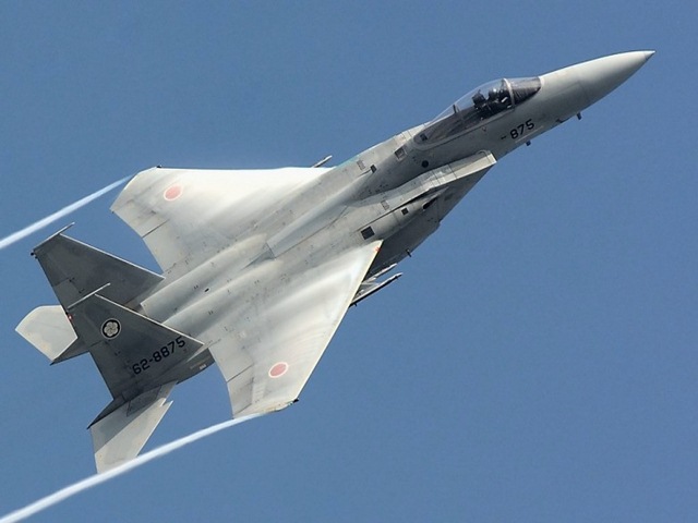 Quân sự - Tiêm kích J-20 Trung Quốc "đấu" F-15J Nhật: Ai thắng?