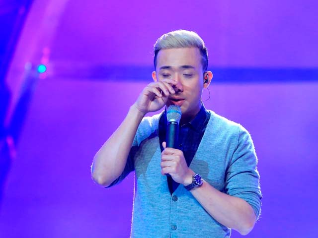 Sao ngoại-sao nội - Trấn Thành "khóc nhè" trên sóng truyền hình