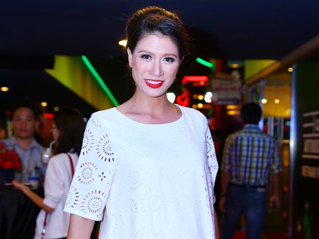 Phim - Trang Trần: Không muốn nói chuyện chồng lên báo