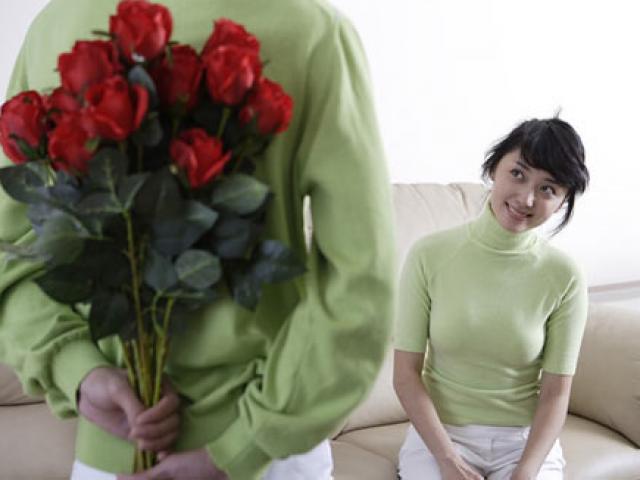 Giới trẻ - Từ ngày cưới nhau, chồng "quên" tặng quà tôi ngày 20/10