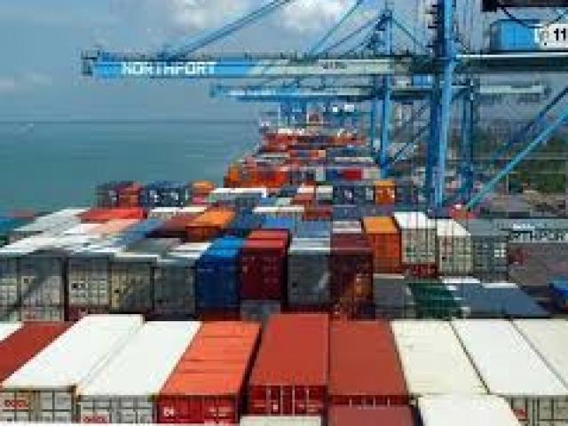 Thị trường - Tiêu dùng - Nhập siêu quay trở lại sau 3 năm xuất siêu