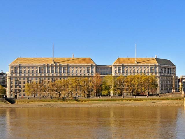 Tin tức trong ngày - Giới điệp viên Anh có nguy cơ mất trụ sở gần 100 năm tuổi