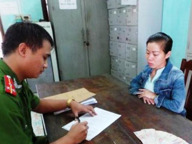 Pháp luật - Giả phụ huynh lẻn vào trường giật dây chuyền, bông tai