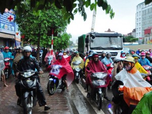 Tin tức trong ngày - Chấm dứt chiếm dụng lòng đường mà không thi công