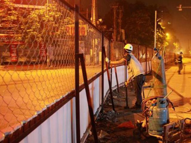 Tin tức trong ngày - Trắng đêm dỡ "lô cốt" gây ùn tắc giao thông Thủ đô