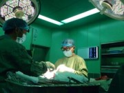 Mổ cứu cụ ông 104 tuổi bị tắc động mạch chi dưới