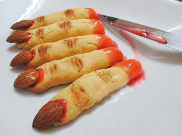 Ẩm thực - Bánh quy ngón tay "rùng rợn" cho Halloween