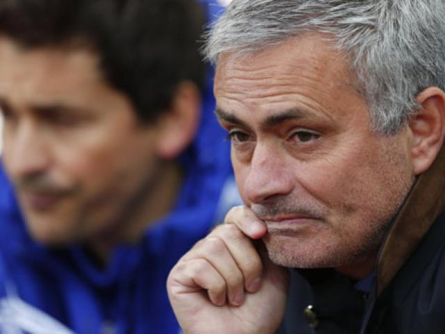 Bóng đá - Chelsea sớm mở điểm, Mourinho vẫn mặt lạnh