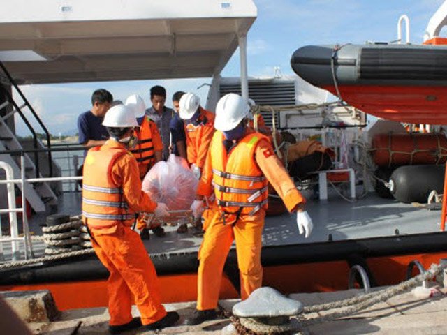 Tin tức Việt Nam - Vụ lật tàu ở Cần Giờ: "Các con vẫn đợi anh về cơ mà!"