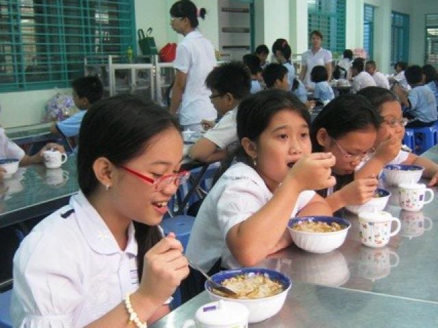 Giáo dục - du học - Nhiều khoản tiền trường tăng cao với học sinh bán trú