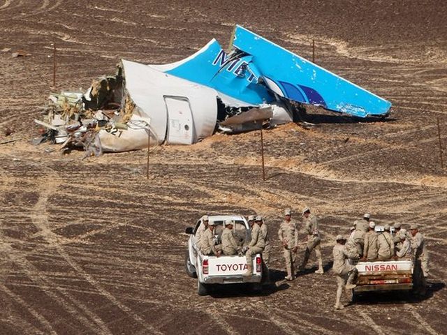 Máy bay Nga rơi: Bác bỏ yếu tố “ngoại lực”