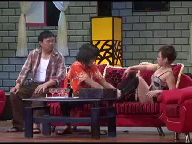 Cười 24h - Hoài Linh, Chí Tài đụng độ "giang hồ"