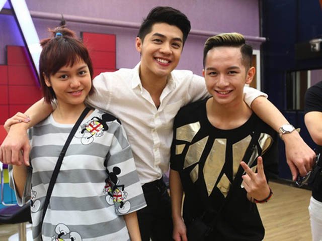 Mặt sau cánh gà - Noo Phước Thịnh điển trai bên thí sinh Học viện Ngôi sao