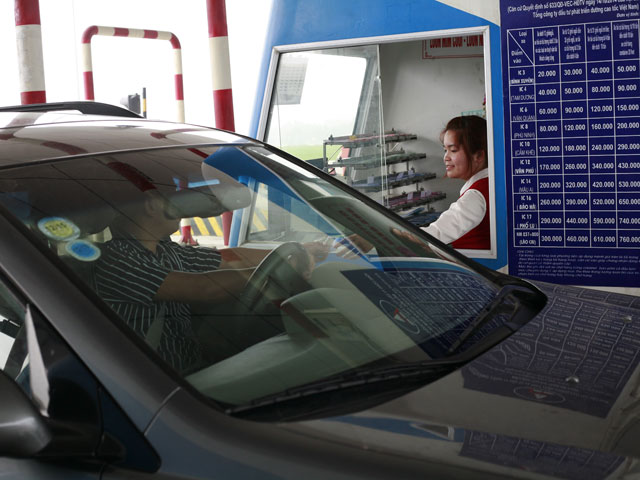 Tin tức trong ngày - Thu phí cao tốc Nội Bài – Lào Cai bằng thẻ điện tử