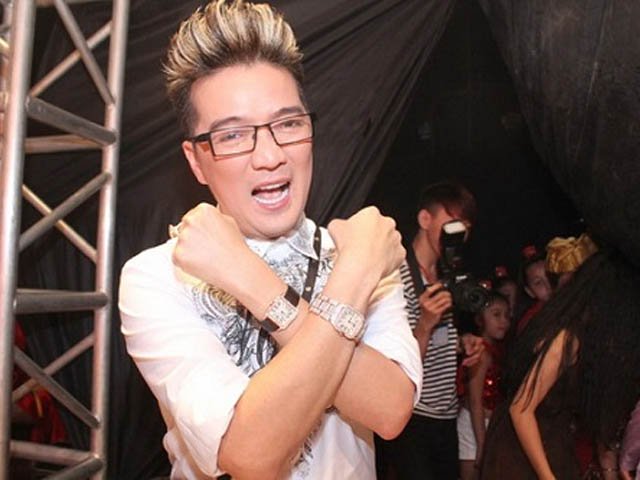 Mặt sau cánh gà - Đàm Vĩnh Hưng: "Nhiều người mong tôi chết lắm chứ!"