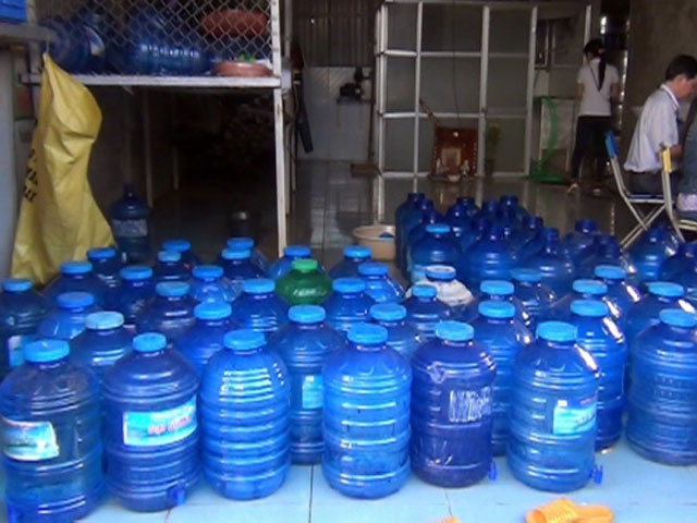 Tin tức trong ngày - Kinh hoàng nước tinh khiết sản xuất sát nghĩa địa