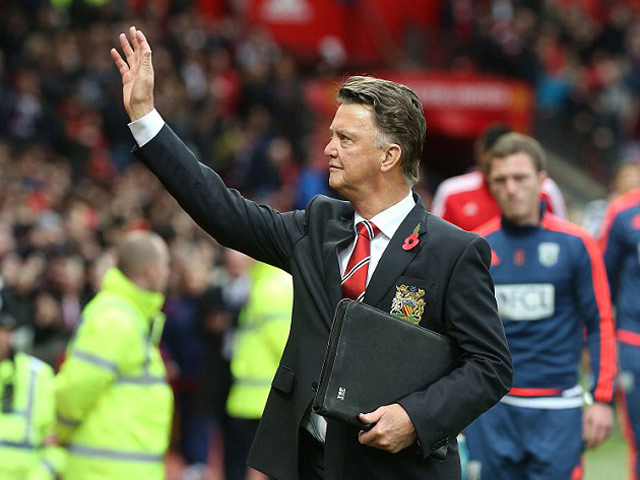 Bóng đá - Hàng công MU: Van Gaal tìm giải pháp từ… khán đài