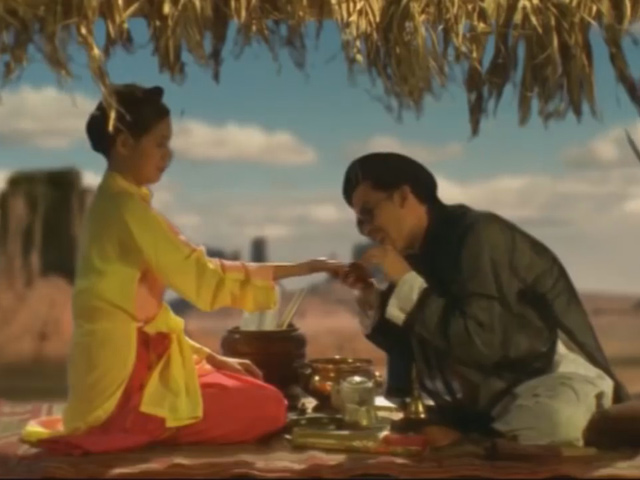 Video Clip Cười - Hài Hoài Linh: Xem bói "năm ngón tay"