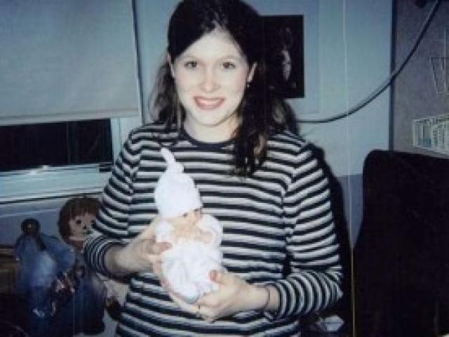 Sức khỏe đời sống - Kỳ lạ bé gái sinh ra chỉ nhỏ bằng "ngón tay cái”