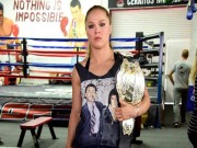 Thể thao - UFC: Rousey đấm như máy, sẵn sàng “đại chiến”