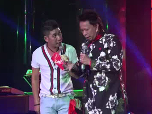 Cười 24h - Bảo Chung song tấu cùng Việt Mỹ trên sân khấu