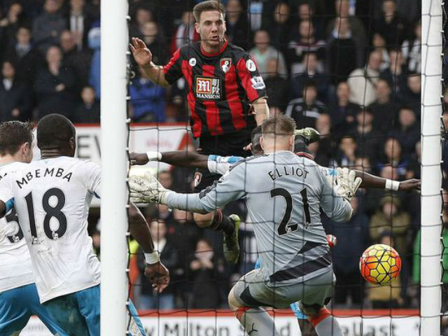 Bóng đá - Thủ môn Newcastle cản phá siêu đẳng vòng 12 NHA